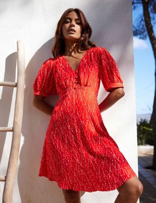 Ro&Zo Womens Geometric V-Neck Shirred Mini Tea Dress - 14 - Red Mix, Red Mix